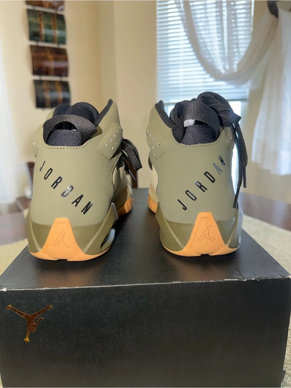 Jordan Men’s Lift Off Sneakers size 10.5 new/box without lid!!